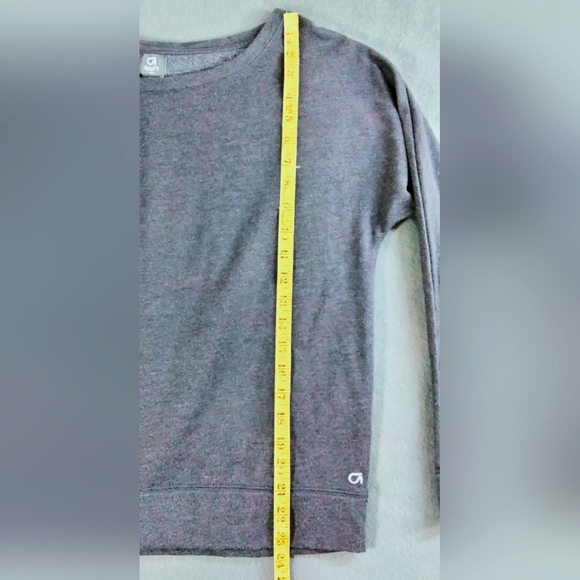 Women's Sweatshirt Sz Med Gap Fit Gray Crew Neck Pullover - Picture 4 of 5